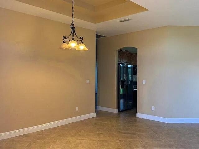 3 bed, 2.0 bath, 2120 sqft, $2,880 — Photo 3