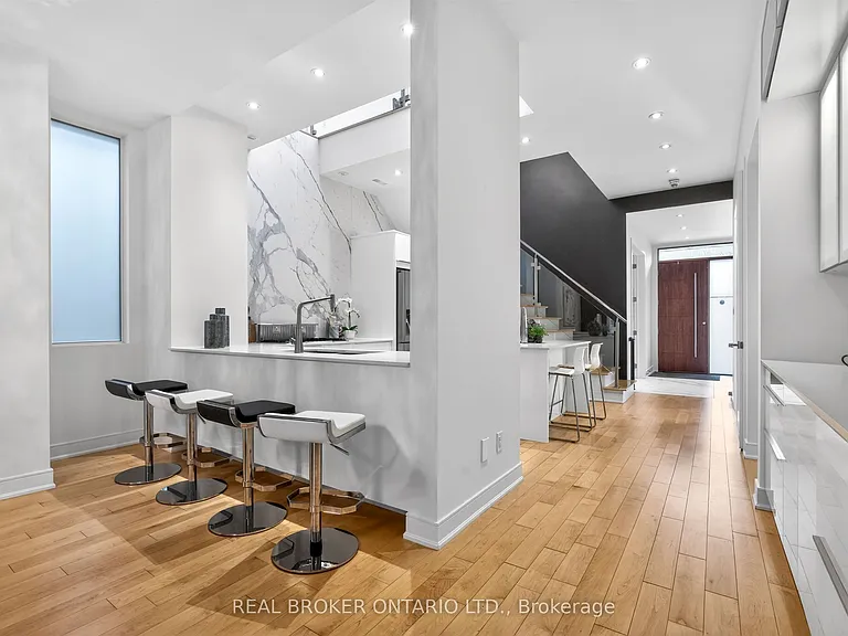 88 Kingsway Way — Photo 10