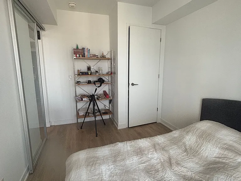 18 Maitland Ter E — Photo 8