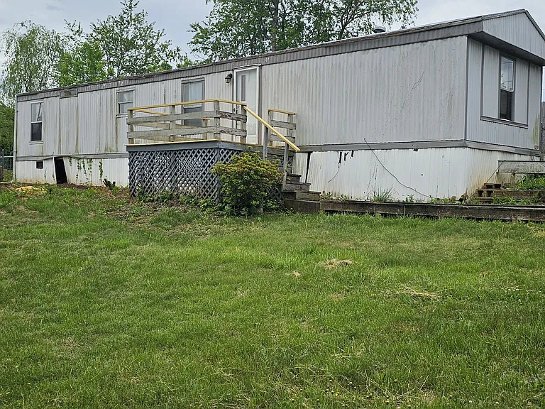3 Beth Ln — Photo 1