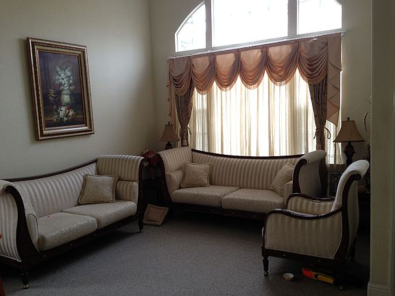 Living room with High ceilin