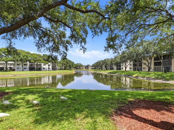 15456 PEMBRIDGE Drive #111, Delray Beach, FL 33484
