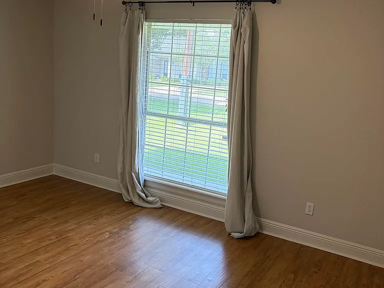 17226 Northlake Dr — Photo 33