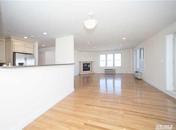 1st image of 125 E Broadway #607