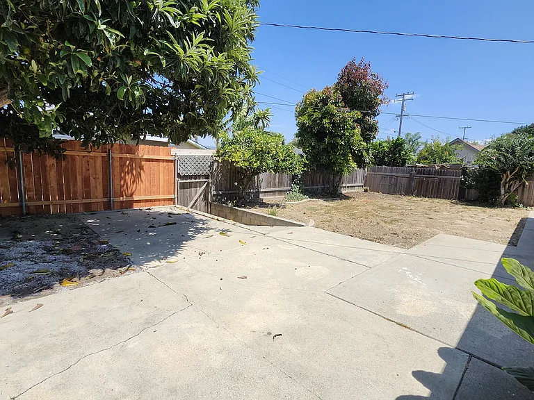 1509 E Oak Ave — Photo 17