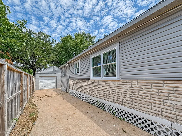 817 Eleanor St — Photo 44