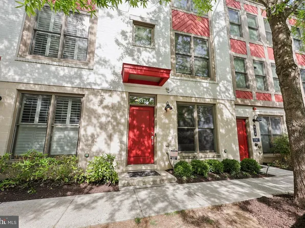 832 Snowden Hallowell Way, Alexandria, VA 22314