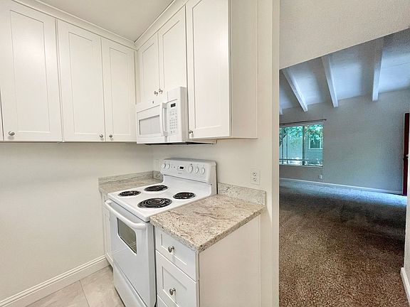 5th image of 2116 D St APT 8