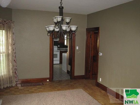 4th image of 431 N Roosevelt Ave