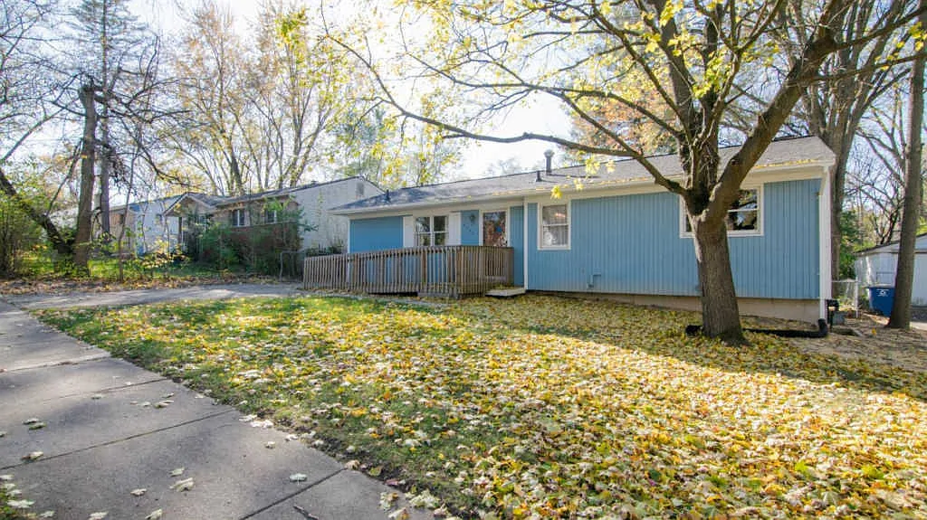 3270 Creek Dr photo 1