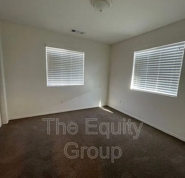 2218 W Lark Ave — Photo 15