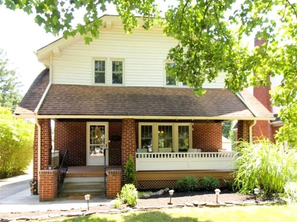 2328 Chestnut Blvd, Cuyahoga Falls, OH 44223