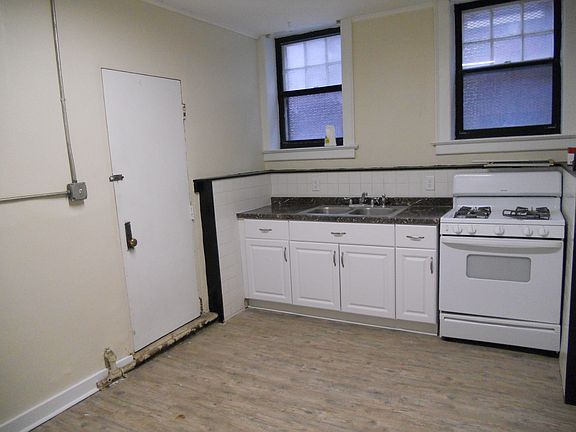 2nd image of 506 Linwood Ave APT 7