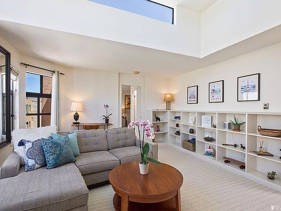 5th image of 460 Francisco St APT 303