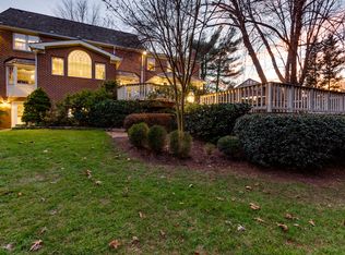 10220 Cedar Pond Dr, Vienna, VA 22182