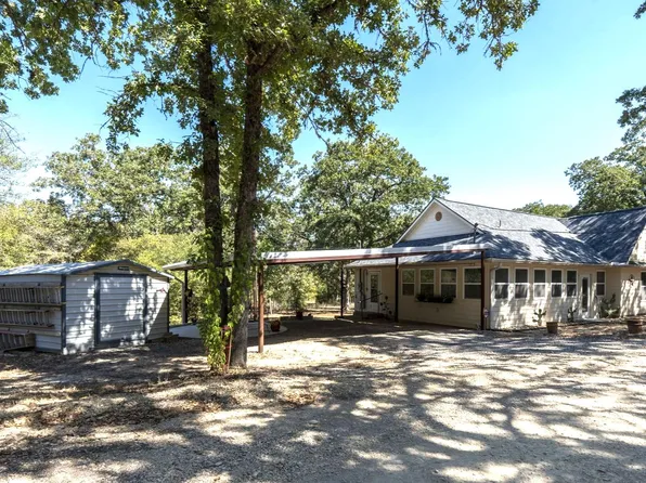 220 Clydesdale Dr, Dale, TX 78616