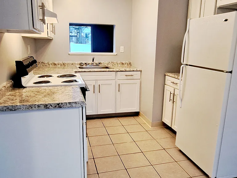 106 Elmur Dr #109 — Photo 8