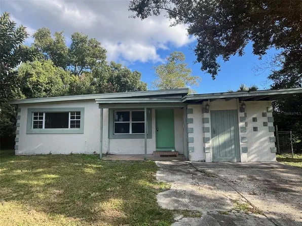 127 Country Club Dr, Sanford, FL 32771
