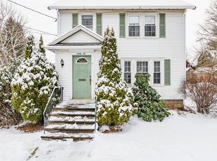 66 Washington St, Camden, ME 04843