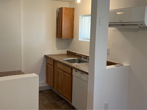 3rd image of 2322 W Targee St #1