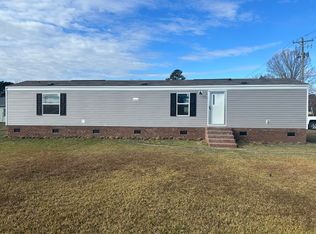 108 School Rd, Hallsboro, NC 28442