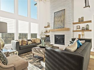 2116 NW Obrien Rd, Lees Summit, MO 64081