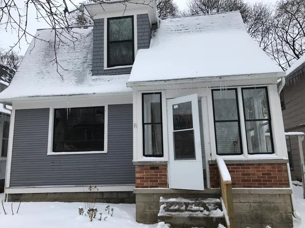 704 Sinclair Ave NE, Grand Rapids, MI 49503