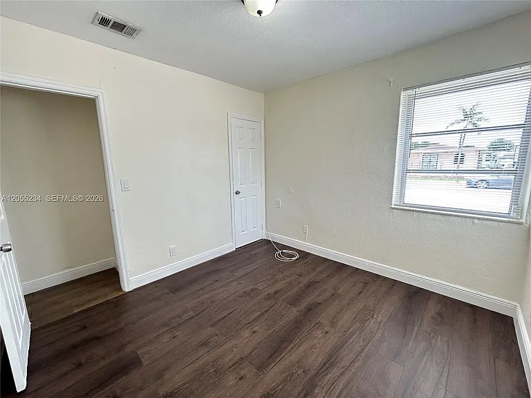 791 E 23rd St — Photo 33