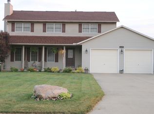 440 Berry Ridge Dr, Amherst, OH 44001