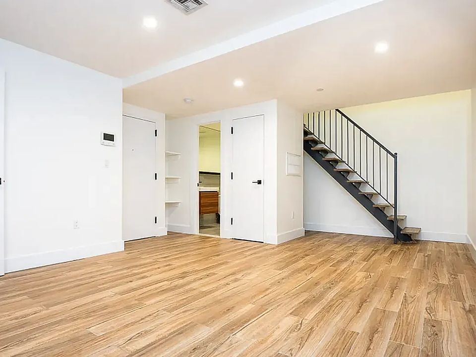 1st image of 1499 Jefferson Ave #1F