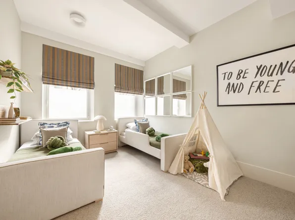 286 Spring Street image 9 of 12