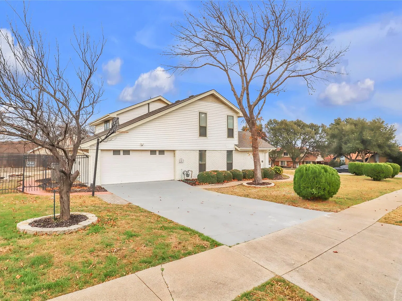4 bed, 2730 sqft, $2,995 — Photo 3
