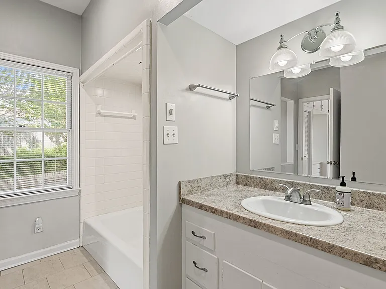 253 Cedar Crst — Photo 17