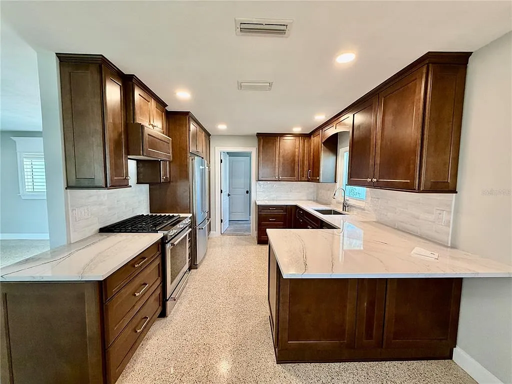 2 bed, 2.5 bath, 1176 sqft, $3,995 — Photo 3