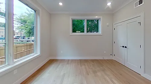 104-106 Warren St #1 Photo 1