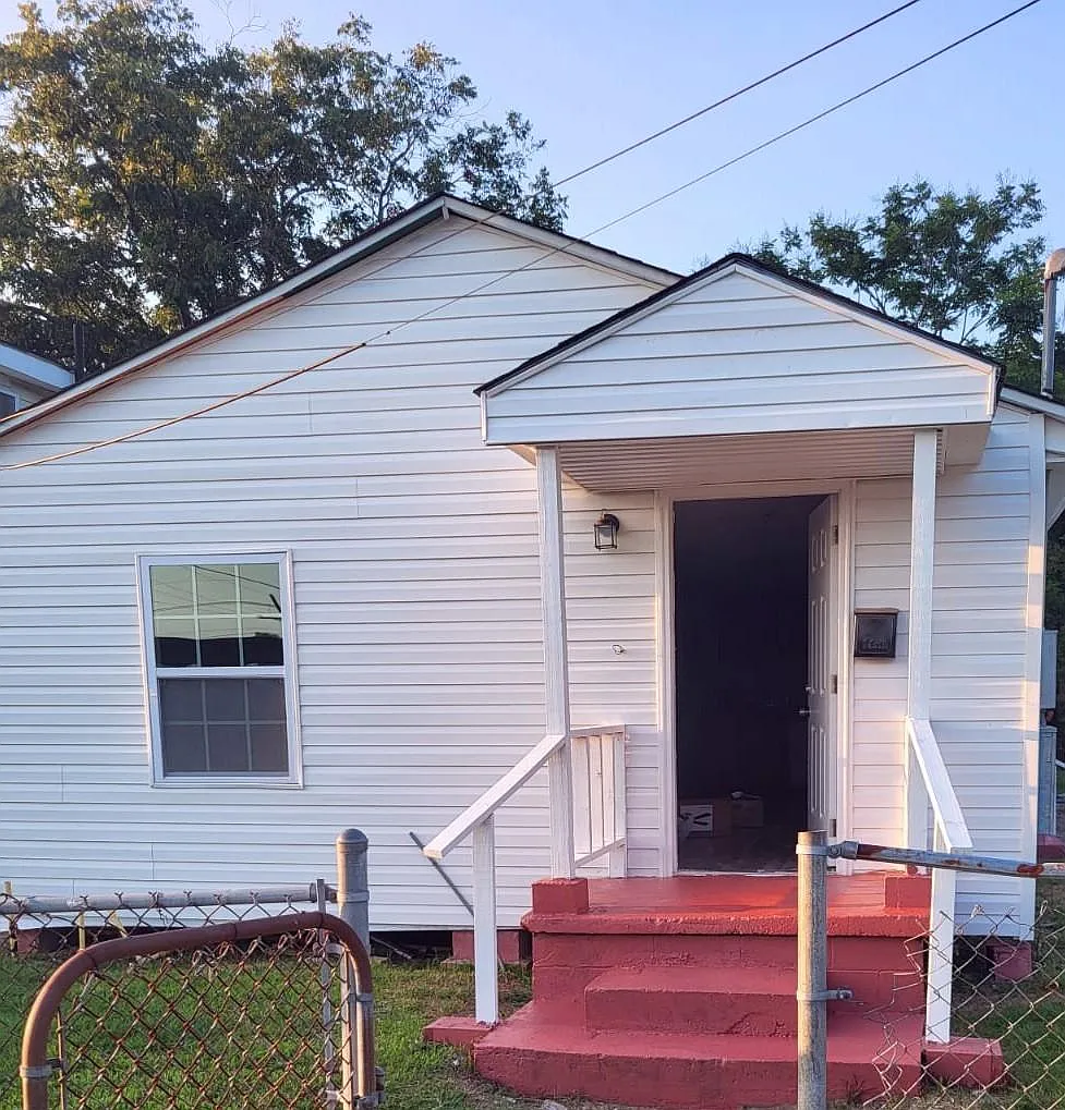 6012 Field St — Photo 2