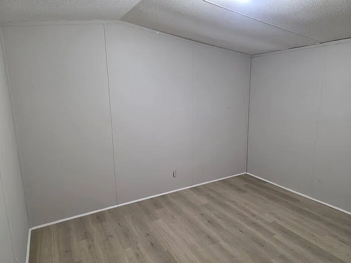 3 bed, 2.0 bath, 1100 sqft, $1,600 — Photo 4