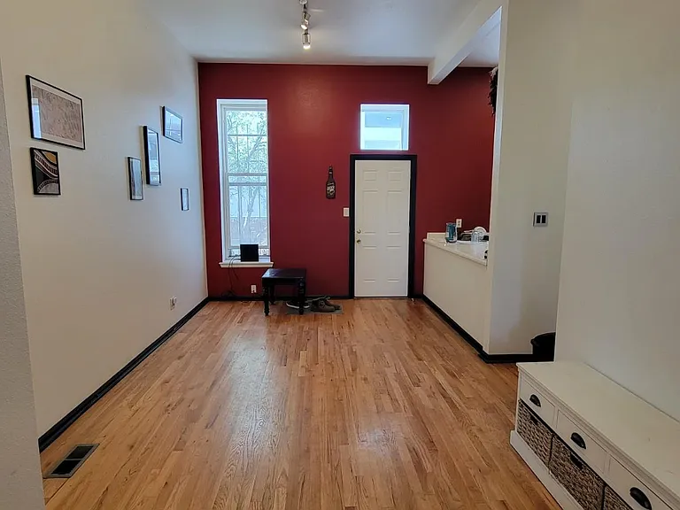 2215 Glenarm Pl — Photo 14