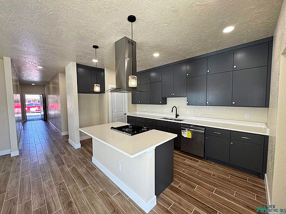 5th image of 3011 N Montgomery St