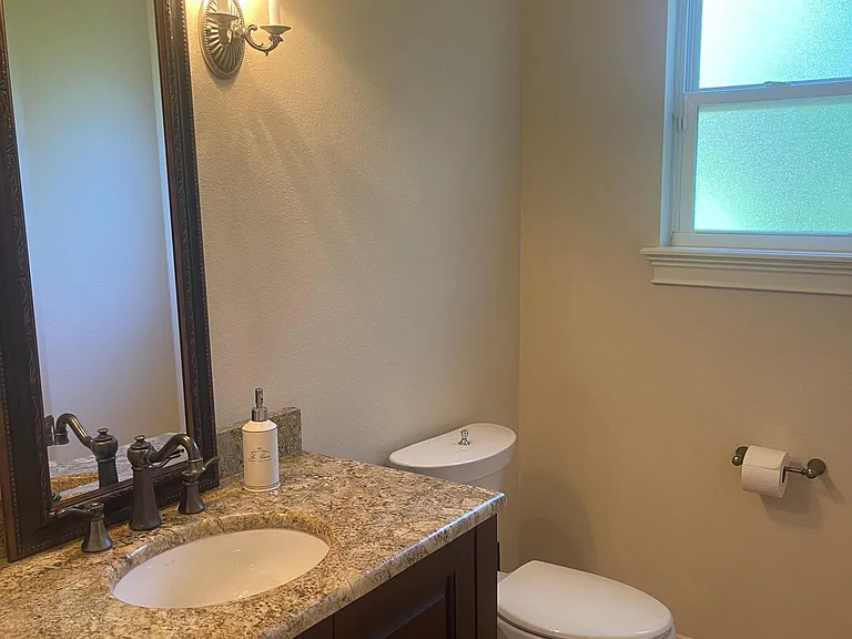 1/2 bath