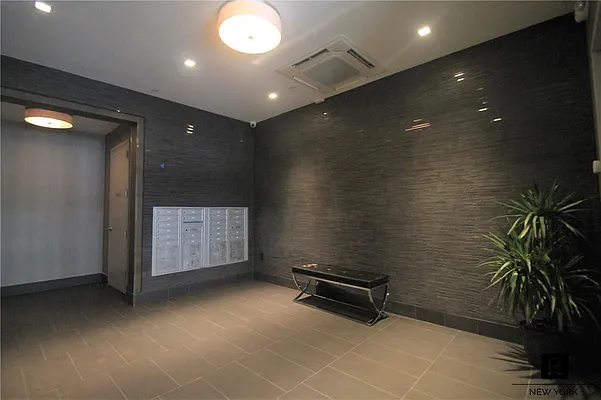 Rented by R New York | media 45