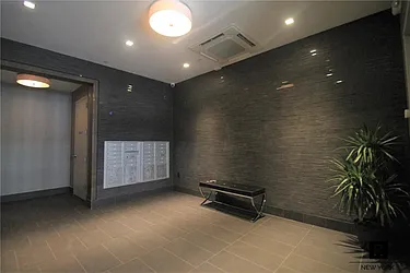 Rented by R New York