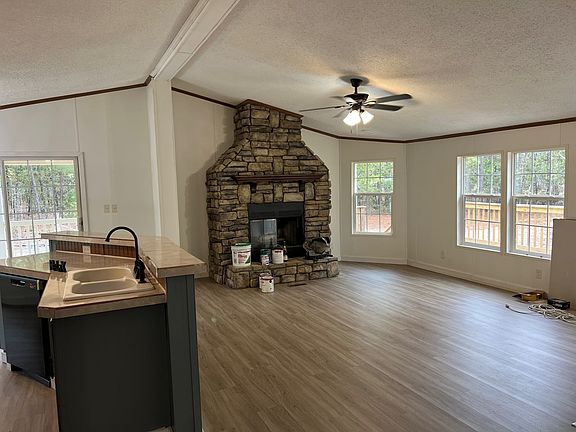 5th image of 630 Black Creek Trl