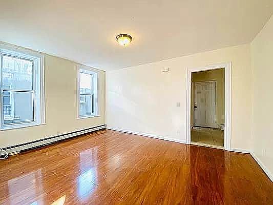 3rd image of 584 Bradford St #2