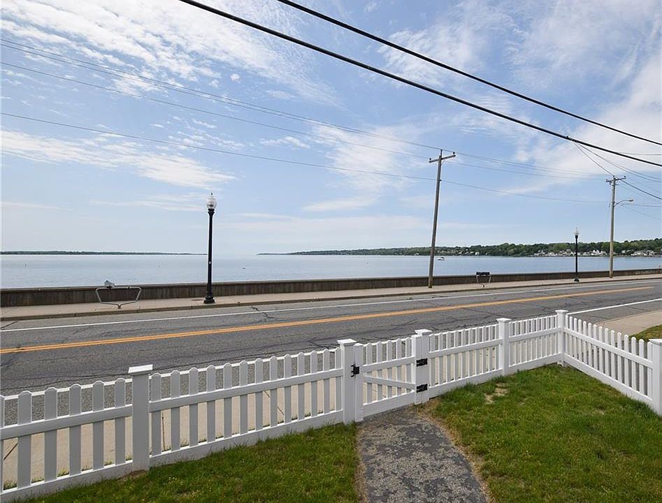 358 Park Ave, Portsmouth, RI 02871 Zillow