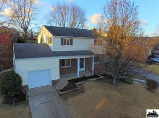 6246 Division Rd, Huntington, WV 25705