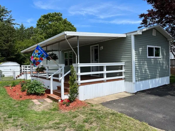 4 Madeline St, East Wareham, MA 02538