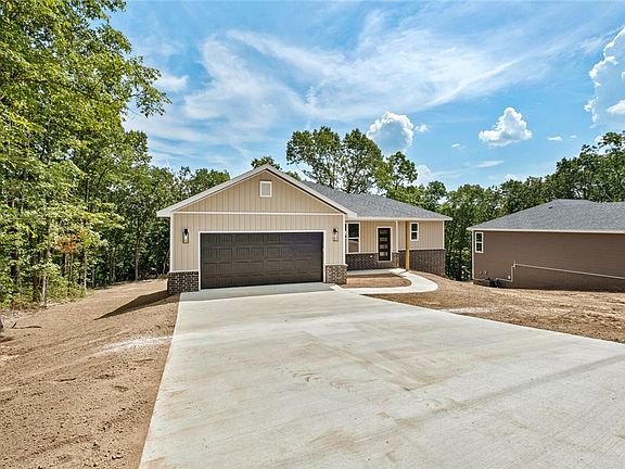 3rd image of 20 Sorbie Dr