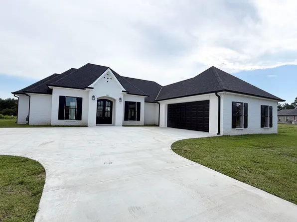 228 Newsom Dr, Houma, LA 70360