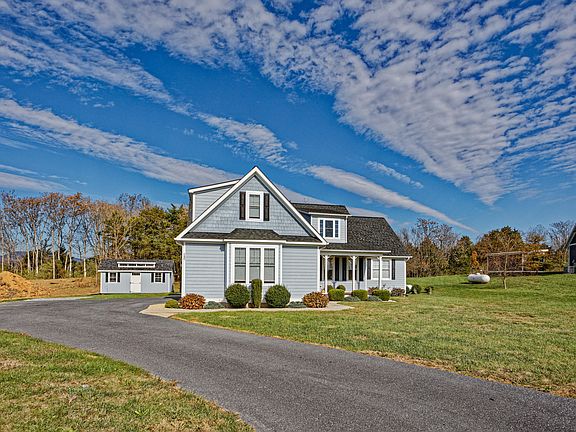 5th image of 240 Lilly Bell Dr